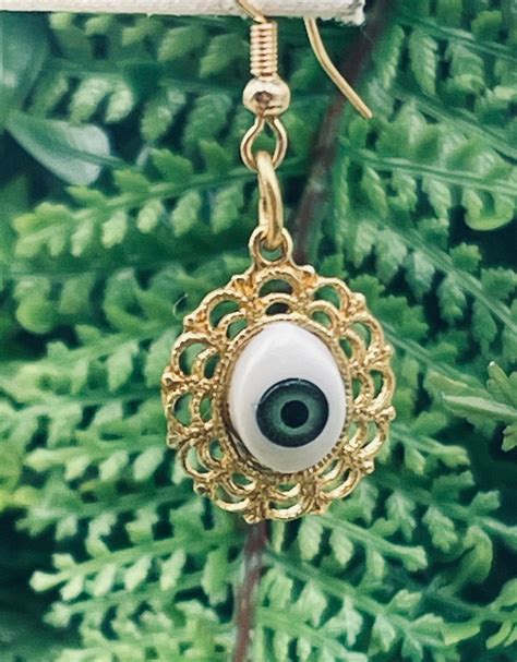Red Eyes and Evil Energy: Exploring the Power of the Msl de ojo Amulet